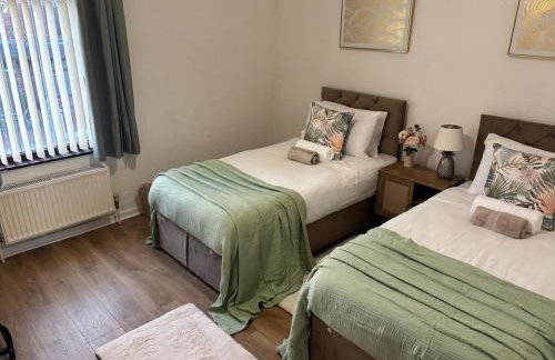 Cozee 2-bed in WV11 ideal for long work stays & relocation cls to New cross hospital M54&M6 - Foto 23