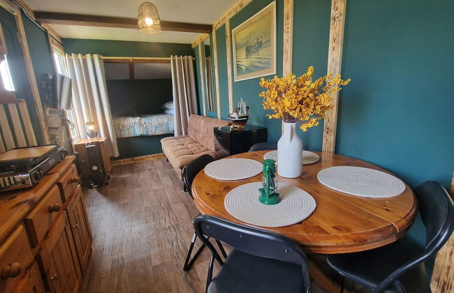 Sea View hut Sleeps 4/6 - Photo 9