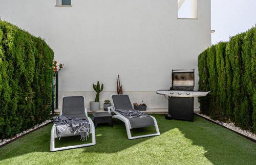 CASA LA PLAYA-CONIL Vacaciones de Lujo en Conil con Todas las Comodidades NETFLIX-HBO-DISNEY-CANALES DE FUTBOL-WIFI ALTA VELOCIDAD-SMART TV 65"-ALEXA - Foto 17