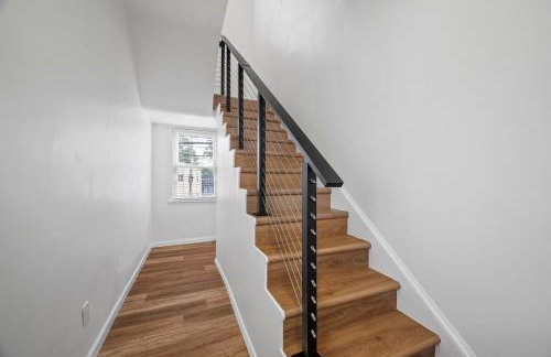 Pittsburgh Spacious and Modern Three Bedroom Apartment with Free Parking - Foto 14