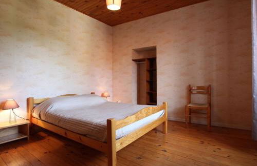 Ancien presbytère avec 3 chambres au pied d'une forteresse médiévale - FR-1-582-113 - Foto 6