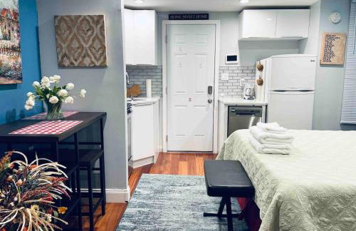 Luxe City Hall Suite by Rittenhouse Square - Photo 2