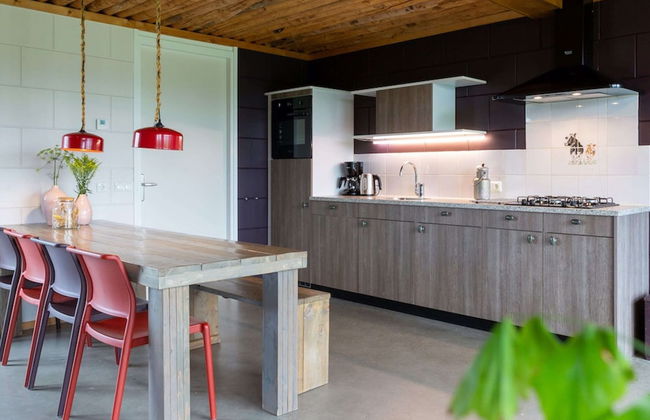 Chalet in Netherlands With Scenic Meadow Views - Photo 2