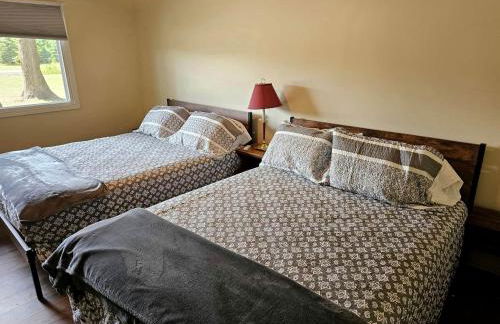 Beautiful Cottage Nestled Amidst Trees in Wellston, Michigan - Foto 4