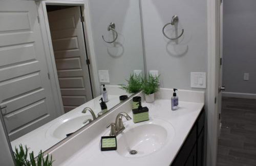 Modern Desert Retreat w AC & Mountain Views - Foto 4