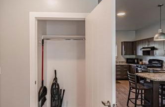 Bringham's Mill Apartments Perfect for Groups Full Kitchen Gym and Free Parking - Photo 132