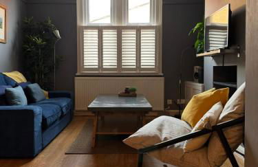 Townhouse in trendy suburb of Hoole - Photo 2