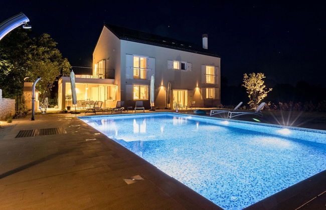 Luxurious Villa in Butkovici with Pool & Hot Tub - Foto 40