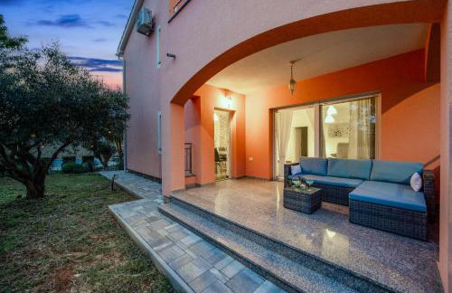 Modern Mediterreanean Villa by villatinapula - Foto 44