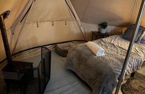 Cozy Hot Tent with Log Burner & Hot Tub Left Tent - Foto 11