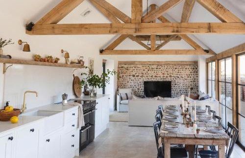 Luxury converted thatched barn near Chichester - Foto 1