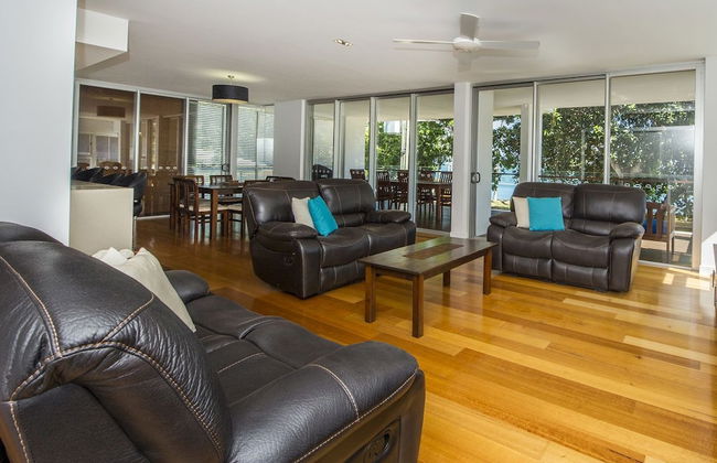 Maggies Beachfront Apt. 3 - Photo 8