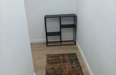 COOL! 5' to metro. 15' to Center/beach by metro. - Photo 10