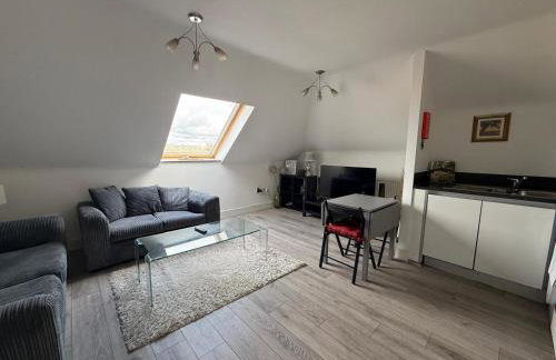 Egham Modern Two Bedroom Apartment - Foto 10