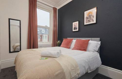 Large 4 bedroom flat close to city, street parking - Foto 13