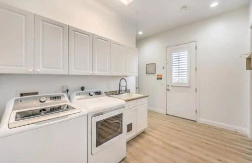 Luxury 5BR Villa Pool Hot Tub RV Friendly - Foto 27