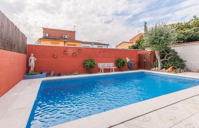 Peaceful Holiday Home in Costa Brava With Private Pool - Foto 14