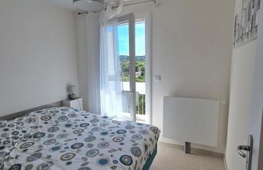 Le 7 - Appartement 2 pièces au calme en bord de rivière, wifi et parking privé gratuit - Foto 8