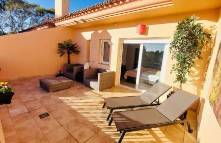 Luxury seaview apartment in Marbella located in a secure gated community with swimming pool and large terrace Perfect for families visiting Marbella and Puerto Banús - Foto 21