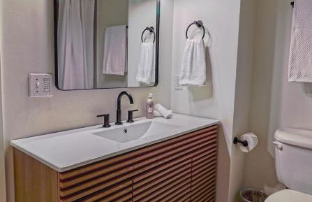 New cozy Fall foothill retreat in Boulder - Photo 13