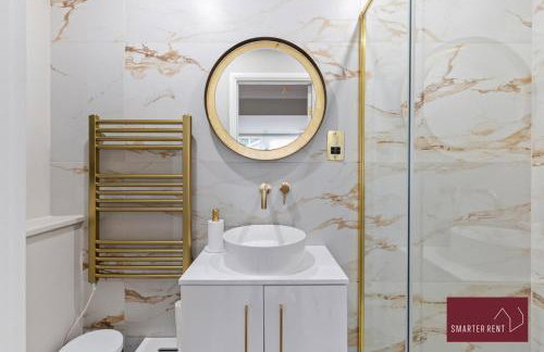 Guildford - 4 Bedroom House - Private Parking - Photo 14