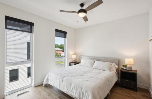 New Modern Townhome With Rooftop Patio 2 Bedroom Townhouse by RedAwning - Foto 30