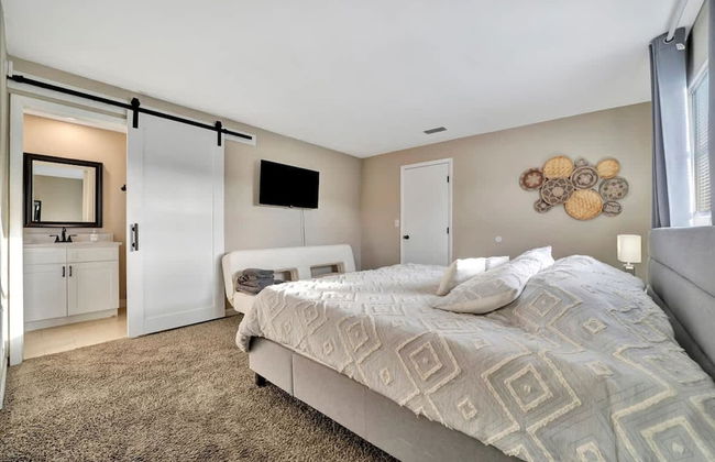 Heated Pool 3b 2b Home 10 Mins to Beach - Photo 13