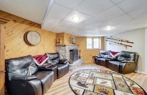 2 Mi to Skiing! Wooded Beech Mtn Retreat with Decks - Foto 6