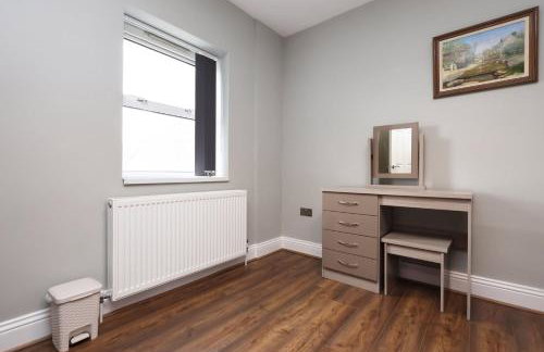 Modern Comfort 4 Bedrooms and Great Location - Foto 64