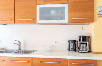 Charming Orange Apartment with Private Pool and Garden Oasis - Foto 9