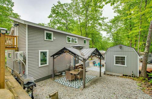 Walk to Lake Beaches Cabin with Patio in Belmont! - Foto 24