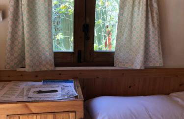 Otter Camp Private Riverside Glamping with Hot Tub - Foto 38