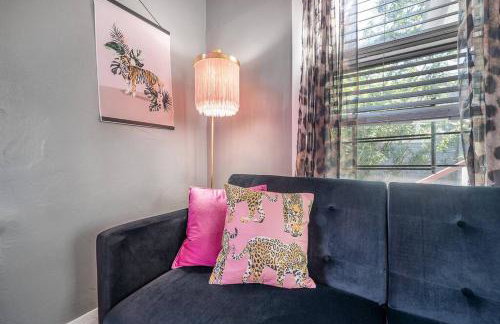 Jungle Themed Apt. Close to Coffee, Food + Shops! - Foto 9