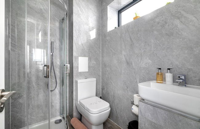 Elegant Spacious Luxury 2 bed Apartment Sleeps 6 - Foto 18