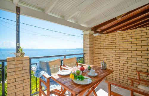 Kaminaki Beachfront Apartments - Foto 2