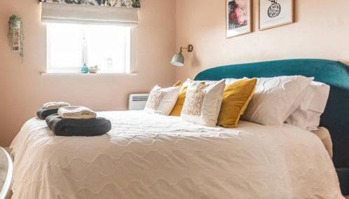 Chic, immaculate Warwick apartment sleeps 4,2 bathrooms, free private parking, easy walk to Warwick, canal-side pub on doorstep - perfect for family breaks, the races or work stays - Foto 5