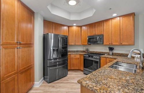 Luxury Condo at Cape Harbour Marina, Water Views! - Foto 27