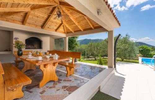 VILLA BEYBE with Jacuzzi, large private pool 50m2, BBQ,free WIFI, 3 bedrooms - Foto 5