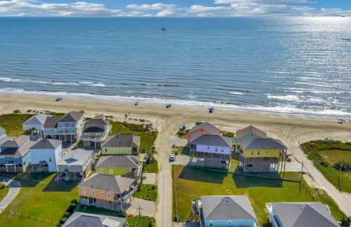 Steps to Shore! Just Beachy Home with Deck and Views - Foto 38