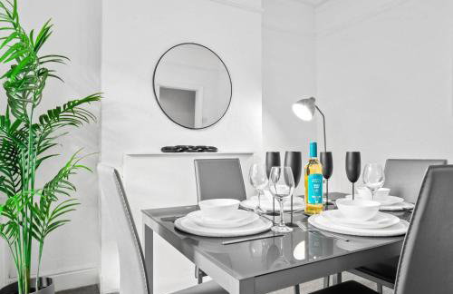 Stylish 3 Bed House - Garden - Parking - Netflix 181TA - Photo 21