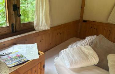 Otter Camp Private Riverside Glamping with Hot Tub - Foto 44