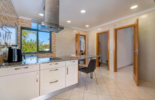 Villa Ruana - 5 bedrooms on Suite- Free out door Hot Jacuzzi - By Bedzy - Foto 19