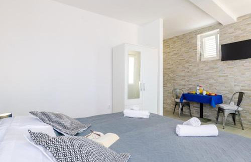 Miracle Apartments - Comfort Studio Apartment with Terrace and City View - Foto 22