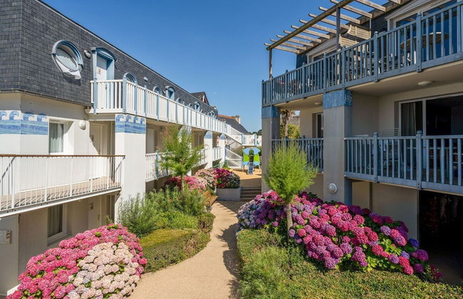 Seafront Apartment Near a Beach - Foto 14