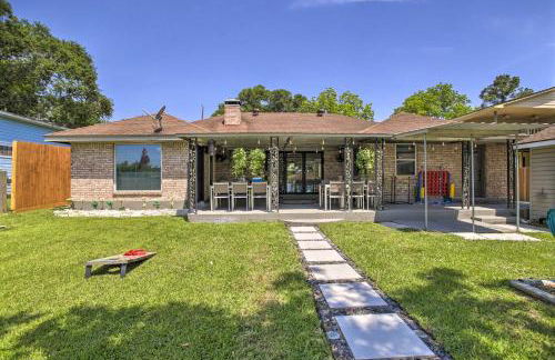 Waterfront Lake Home with Deck - New Renovations! - Photo 37