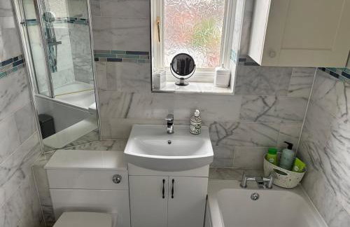 Cosy 2-bed semi-detached house by the lake - Foto 24