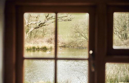 Penuwch Boathouse, Waterside Cottage with indoor Pool, Sauna & Parking - Photo 23