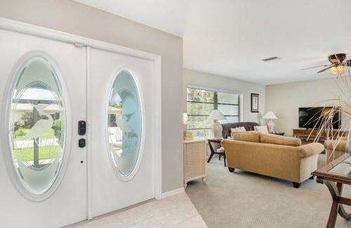 Waterfront Paradise! Heated Pool, Dock, Grill, Fishing near restaurants and shops - Foto 10