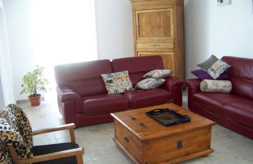 Maison rénovée en pleine campagne avec terrain, terrasse et équipements familiaux - FR-1-426-157 - Foto 14