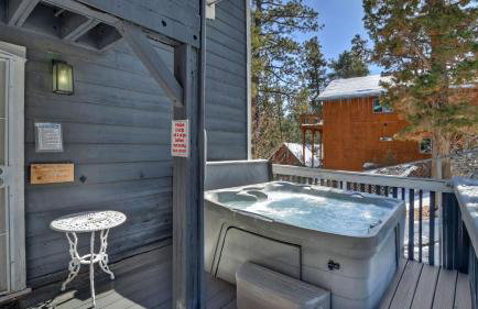 Mountain Palette by Avantstay Hot Tub, Game Room, Deck, Sweeping Views! - Photo 64